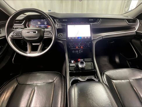 Used 2022 Jeep Grand Cherokee Limited image 21