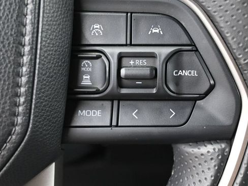 Certified 2025 Toyota 4Runner TRD Off-Road Premium AWD/4WD image 19