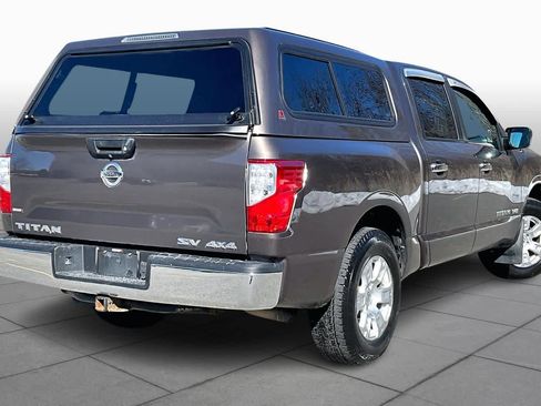 Used 2018 Nissan Titan SV image 13