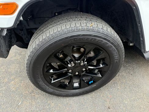 Used 2023 Jeep Wrangler Unlimited Sahara w/ Cold Weather Group image 12