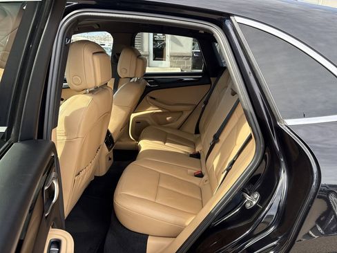 Used 2016 Porsche Macan S image 27