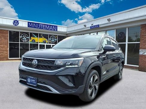 Certified 2023 Volkswagen Taos SE w/ Panoramic Sunroof Package image 1