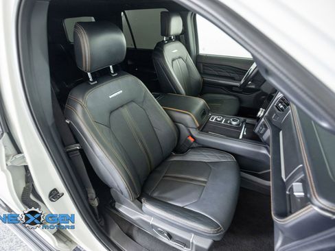 Used 2023 Ford Expedition Platinum AWD/4WD image 45