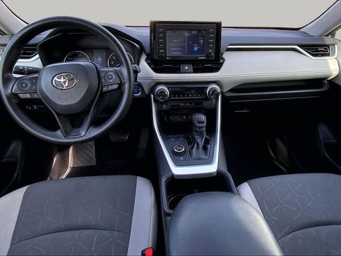 Used 2022 Toyota RAV4 XLE AWD/4WD image 15