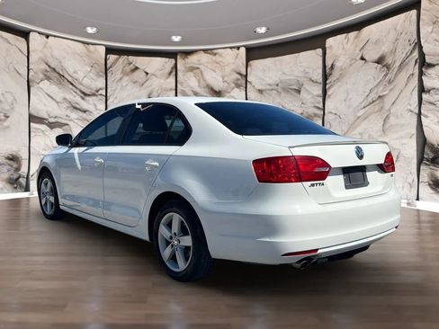 Used 2012 Volkswagen Jetta TDI w/ TDI Appearance Pkg image 5