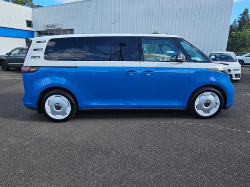 New 2025 Volkswagen ID. Buzz 1st Edition image 7