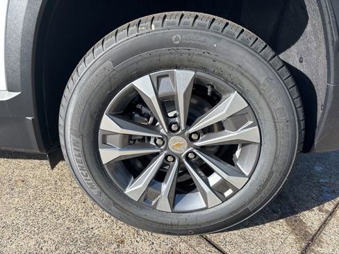 New 2026 Chevrolet Equinox LT w/ Safety and Technology Package AWD/4WD image 12