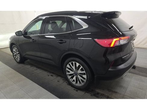 Used 2022 Ford Escape Titanium w/ Class II Trailer Tow Package AWD/4WD image 4