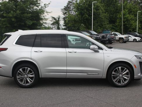 Used 2020 Cadillac XT6 Premium Luxury AWD/4WD image 8