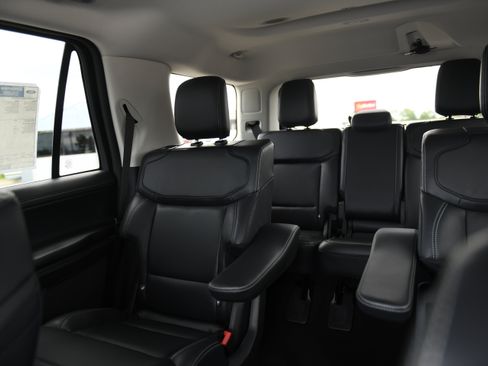 New 2027 Ford Expedition Platinum RWD image 23