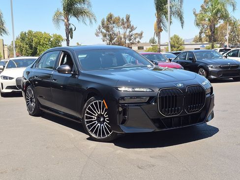 New 2026 BMW 750e xDrive w/ Executive Package AWD/4WD image 2