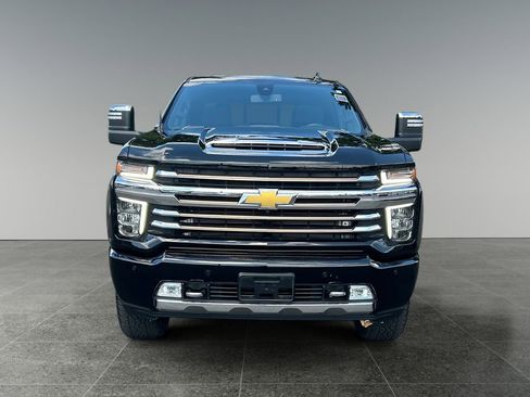 Used 2022 Chevrolet Silverado 3500 High Country w/ Safety Package II image 2