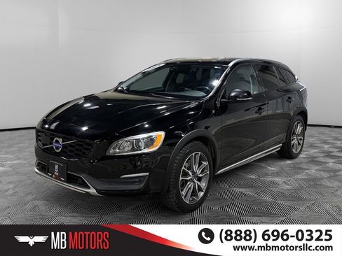 Used 2015 Volvo V60 T5 Cross Country Platinum w/ Protection Package image 9