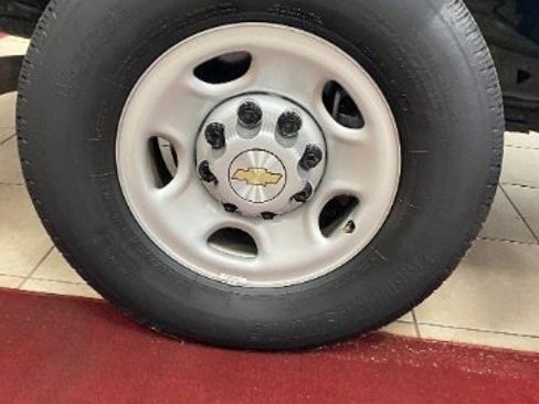 Used 2022 Chevrolet Express 3500 LS image 25