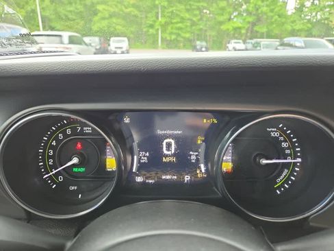 Used 2023 Jeep Wrangler Unlimited w/ Sun & Screen Package AWD/4WD image 15