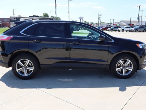 Used 2023 Ford Edge SEL w/ Convenience Package image 5
