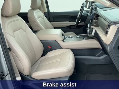 Used 2024 Ford Expedition Limited image 32