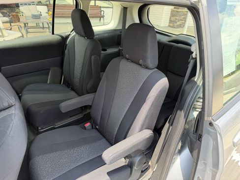 Used 2012 MAZDA MAZDA5 Touring w/ Moonroof & Audio Pkg FWD image 23