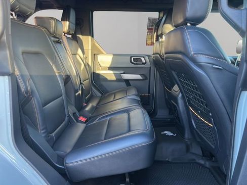 Used 2023 Ford Bronco Badlands w/ Sasquatch Package image 23