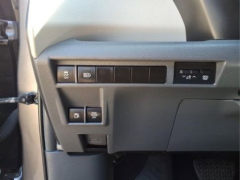 Used 2023 Toyota Sienna XLE image 14