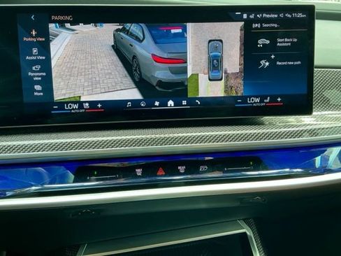 Used 2023 BMW i7 xDrive60 AWD/4WD image 38