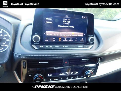 Used 2023 Nissan Rogue SV w/ SV Premium Package AWD/4WD image 10