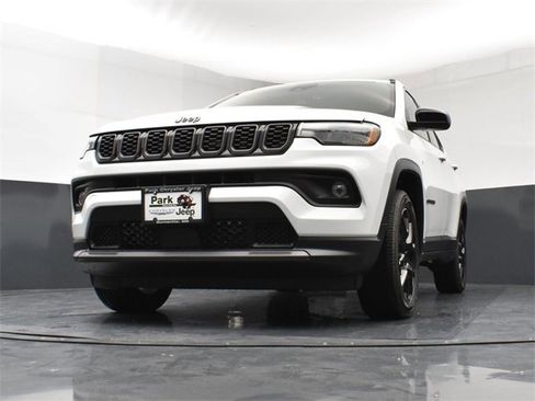 New 2026 Jeep Compass Latitude image 20