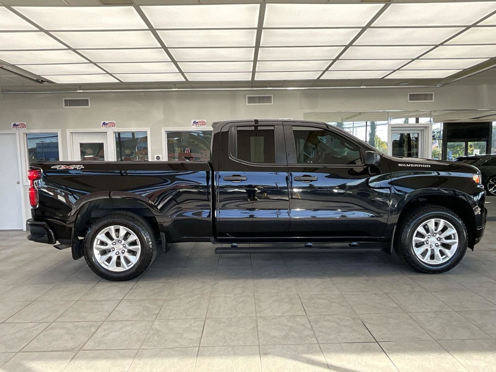 Used 2021 Chevrolet Silverado 1500 Custom AWD/4WD image 3