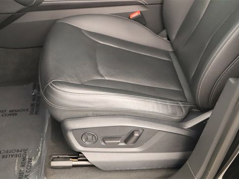 Certified 2023 Audi Q8 Premium Plus image 25