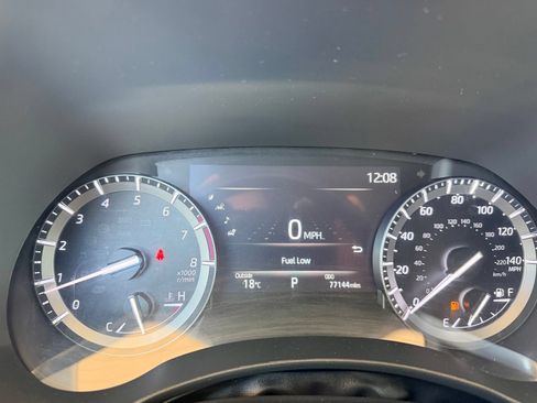 Used 2020 Toyota Highlander Limited AWD/4WD image 9