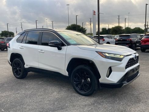 Used 2023 Toyota RAV4 XSE AWD/4WD image 3