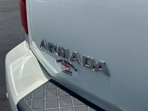 Used 2014 Nissan Armada Platinum w/ 2nd Row Captain Seat Package RWD image 39