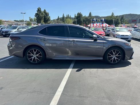 Used 2023 Toyota Camry SE image 7