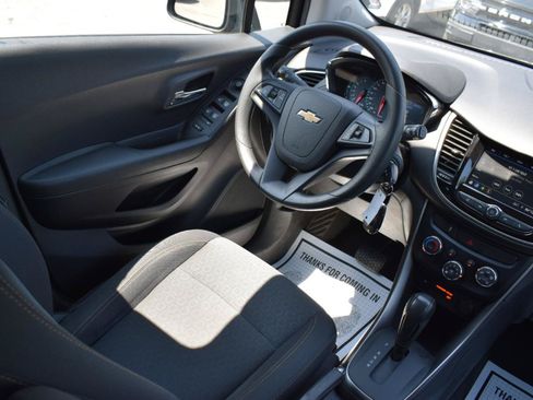 Used 2019 Chevrolet Trax LS w/ Tint and Cruise Package FWD image 12