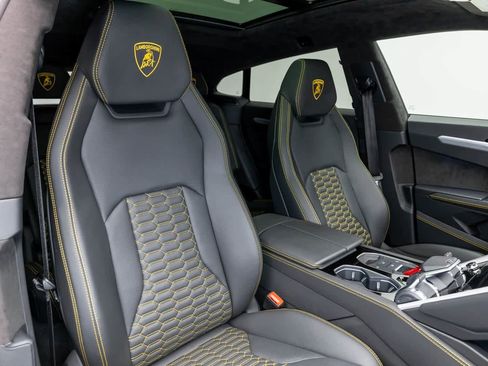 Used 2022 Lamborghini Urus image 69