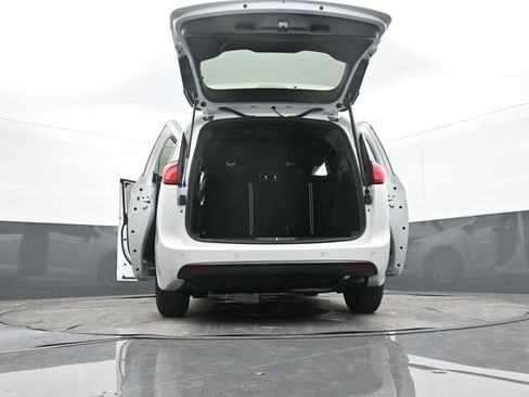 Used 2025 Chrysler Voyager LX FWD image 67