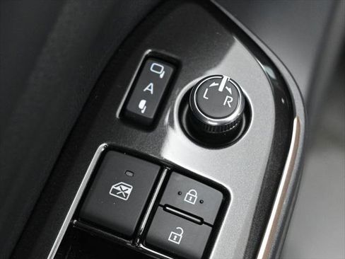 Certified 2025 Toyota Crown Signia AWD/4WD image 14