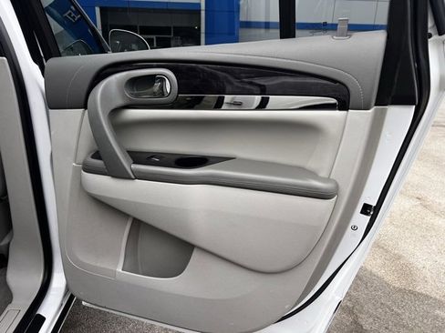 Used 2017 Buick Enclave Leather image 26