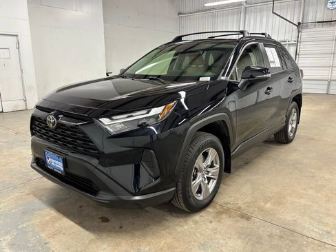 Used 2025 Toyota RAV4 XLE w/ Convenience Package AWD/4WD image 2