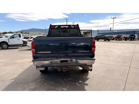 Used 2005 Chevrolet Silverado 2500 LS w/ Heavy-Duty Power Package AWD/4WD image 7