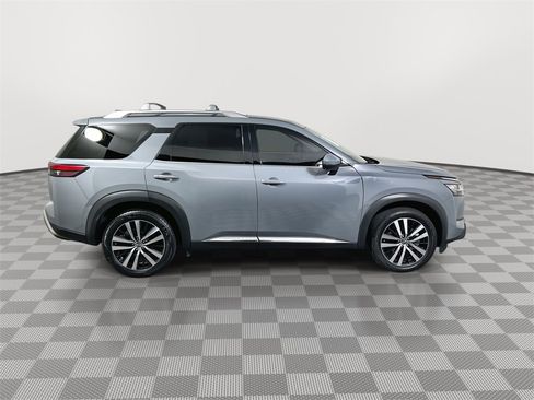 Certified 2023 Nissan Pathfinder Platinum image 9