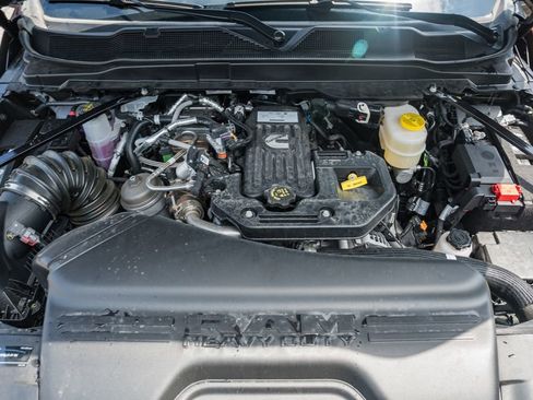 New 2026 RAM 3500 Laramie AWD/4WD image 24