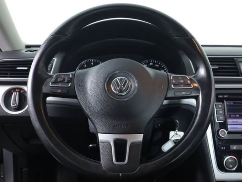 Used 2012 Volkswagen Passat 2.5 SE image 11