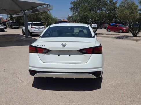 Used 2025 Nissan Altima 2.5 SV FWD image 7