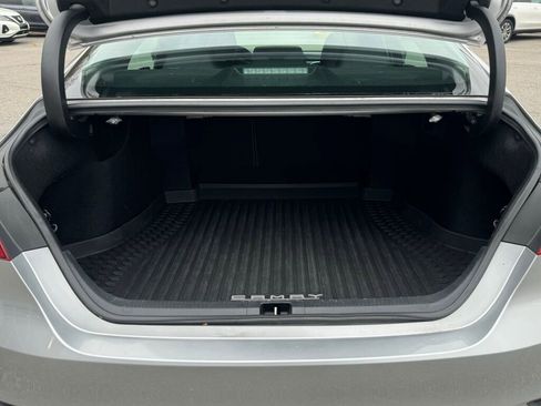 Used 2018 Toyota Camry LE image 17