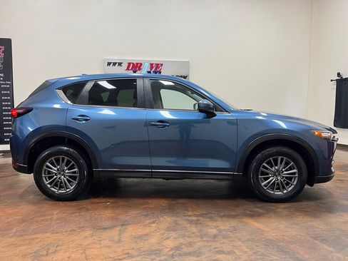 Used 2017 MAZDA CX-5 Touring w/ Preferred Equipment Package FWD image 10