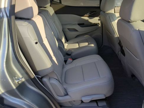 Used 2023 GMC Acadia SLT w/ Preferred Package image 29