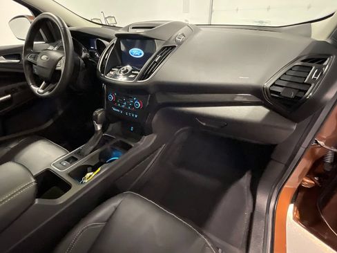 Used 2017 Ford Escape Titanium w/ Equipment Group 301A AWD/4WD image 31