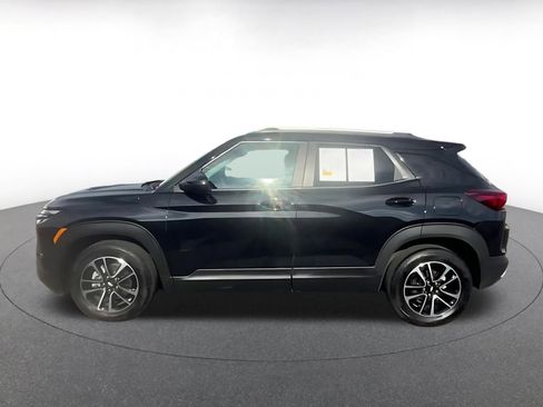 Used 2025 Chevrolet TrailBlazer LT image 9
