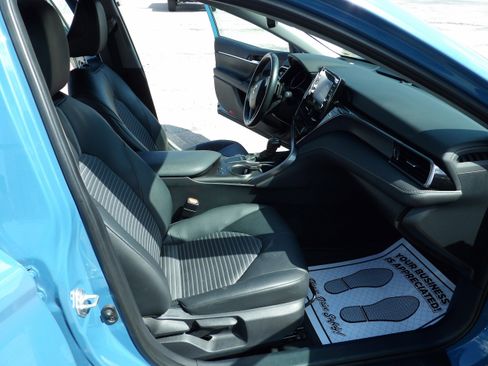 Used 2024 Toyota Camry SE w/ Cold Weather Package image 12